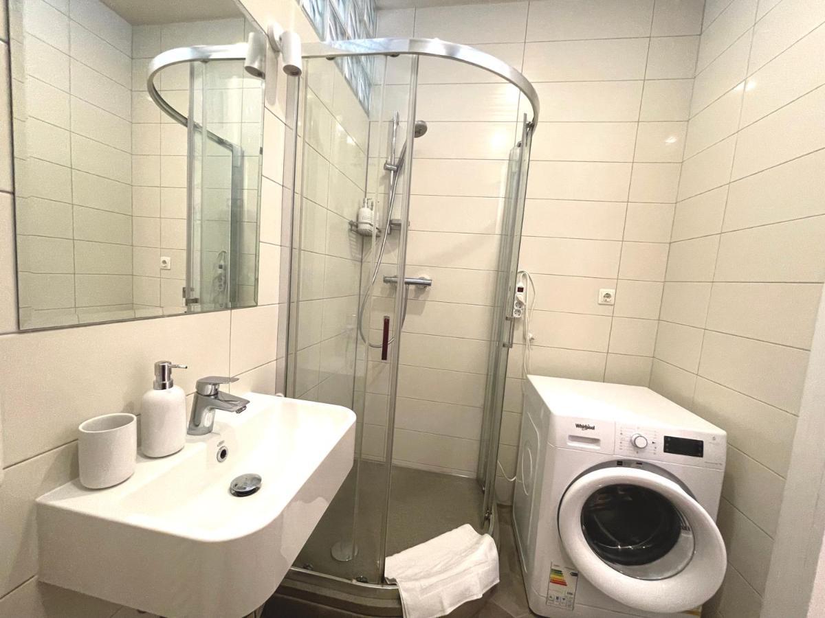 Cozy Home Matisa Apartment, Free Parking, Self Check-In Riga Kültér fotó
