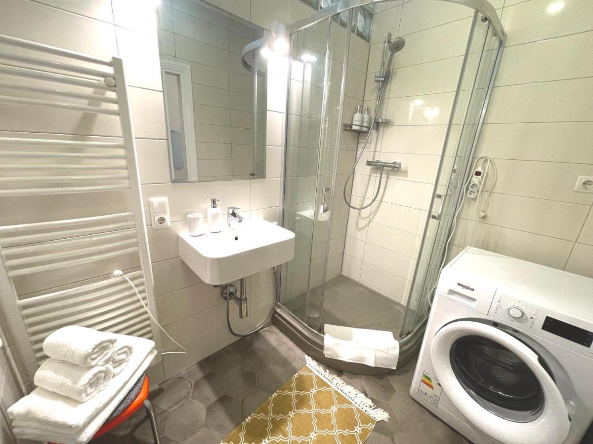 Cozy Home Matisa Apartment, Free Parking, Self Check-In Riga Kültér fotó